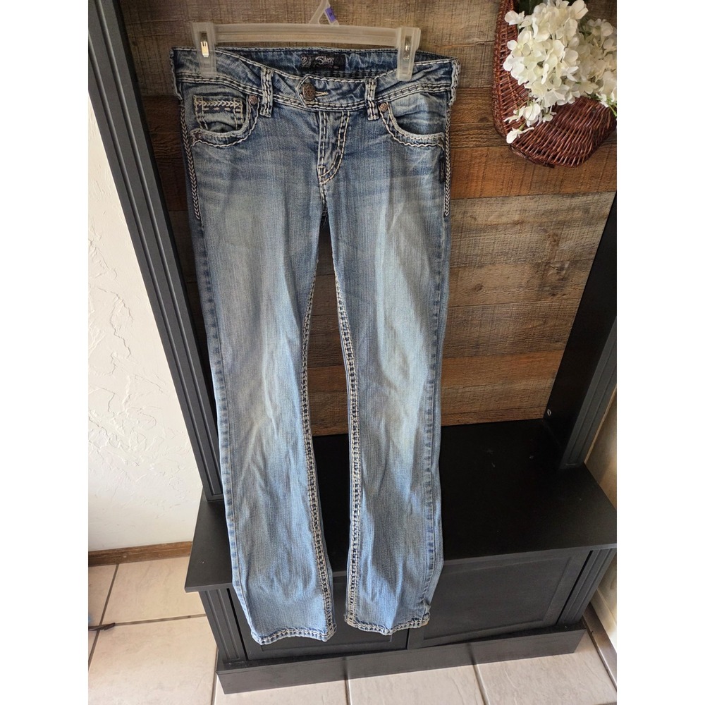 Silver Jeans Co. indicating a waist size of W29 L33. Straight Leg